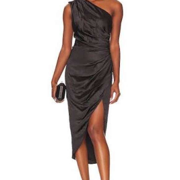 Elliatt Dresses & Skirts - Elliatt Black Satin One-Shoulder Dress